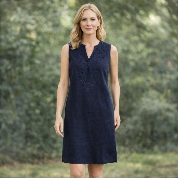 Chelsea & Theodore Dresses & Skirts - Chelsea & Theodore Navy 100% Linen Embroidered Shift Dress - S